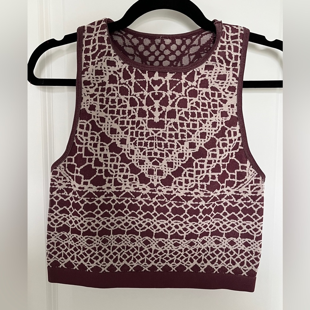 Fabletics Burgundy and White Seamless Crop Tank Top